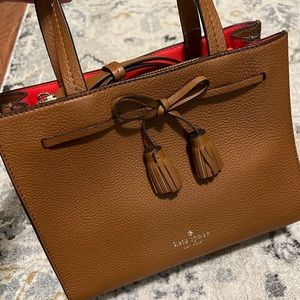 Cute Kate Spade Crossbody Bag.